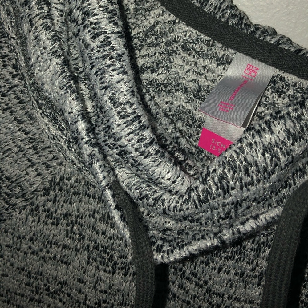 Sweater - Picture 4 of 4